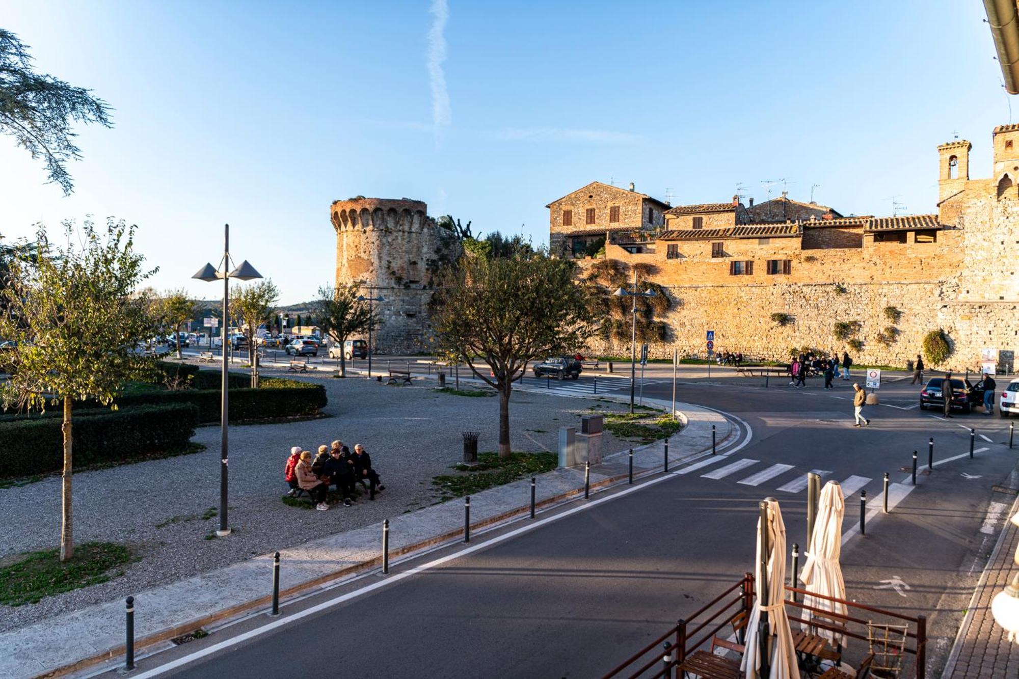 סן ג'ימיניאנו Bellavista Free Parking City Center מראה חיצוני תמונה