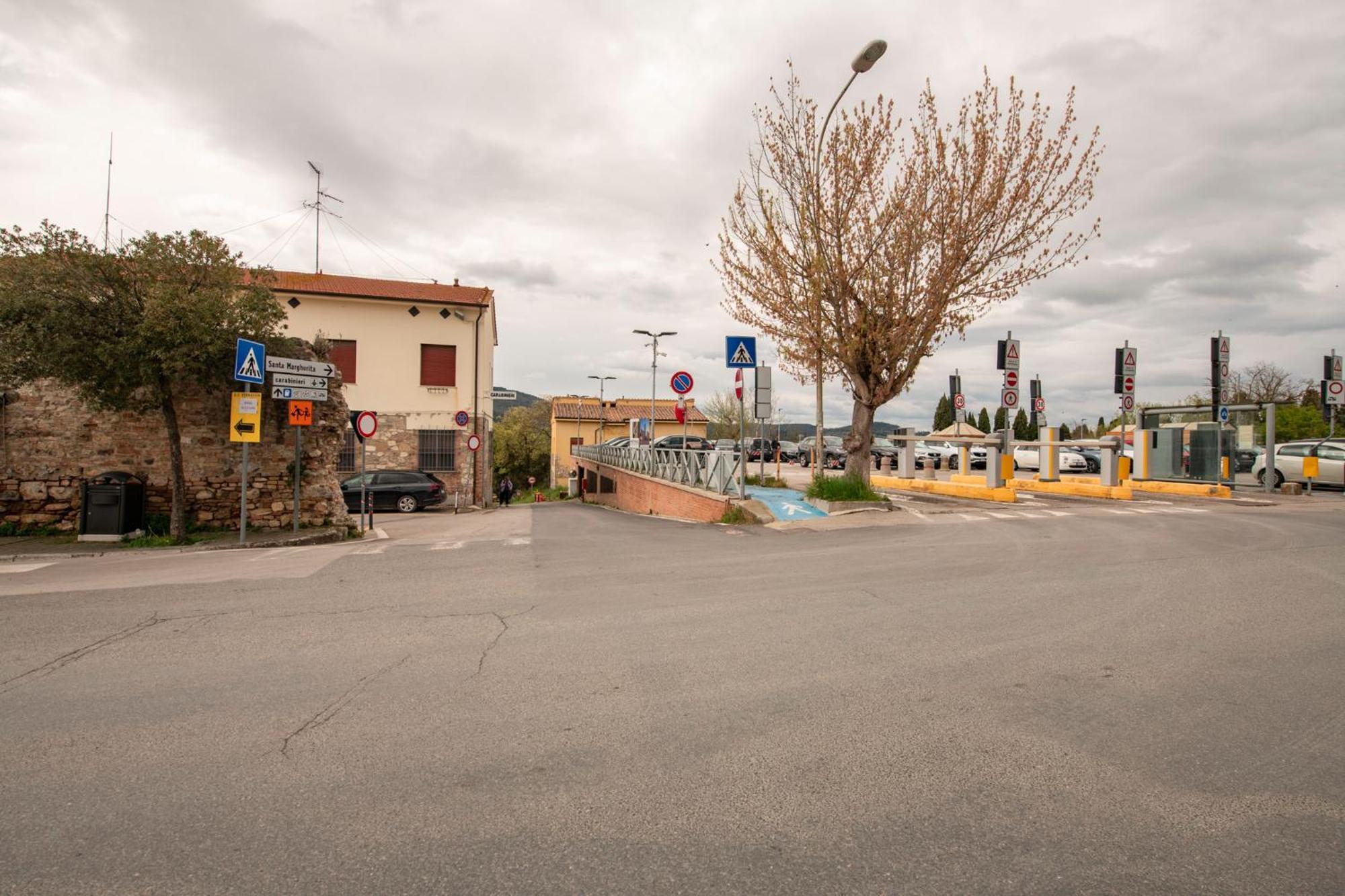 סן ג'ימיניאנו Bellavista Free Parking City Center מראה חיצוני תמונה
